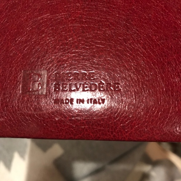 A wine journal book with a leather-like cover. - Picture 4 of 12